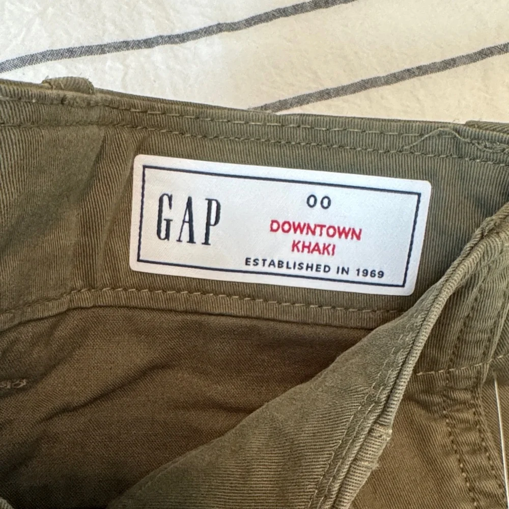 GAP Downtown Khaki